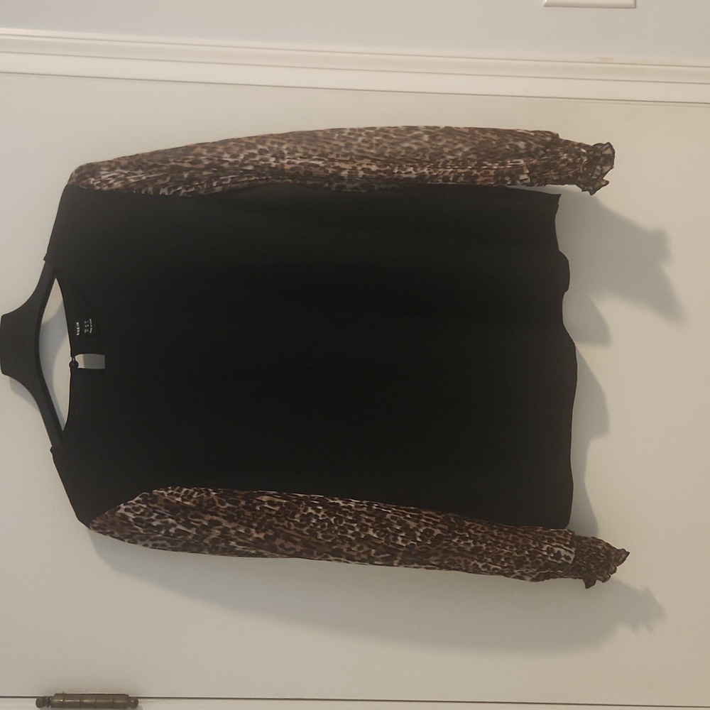 Shein black/cheetah top